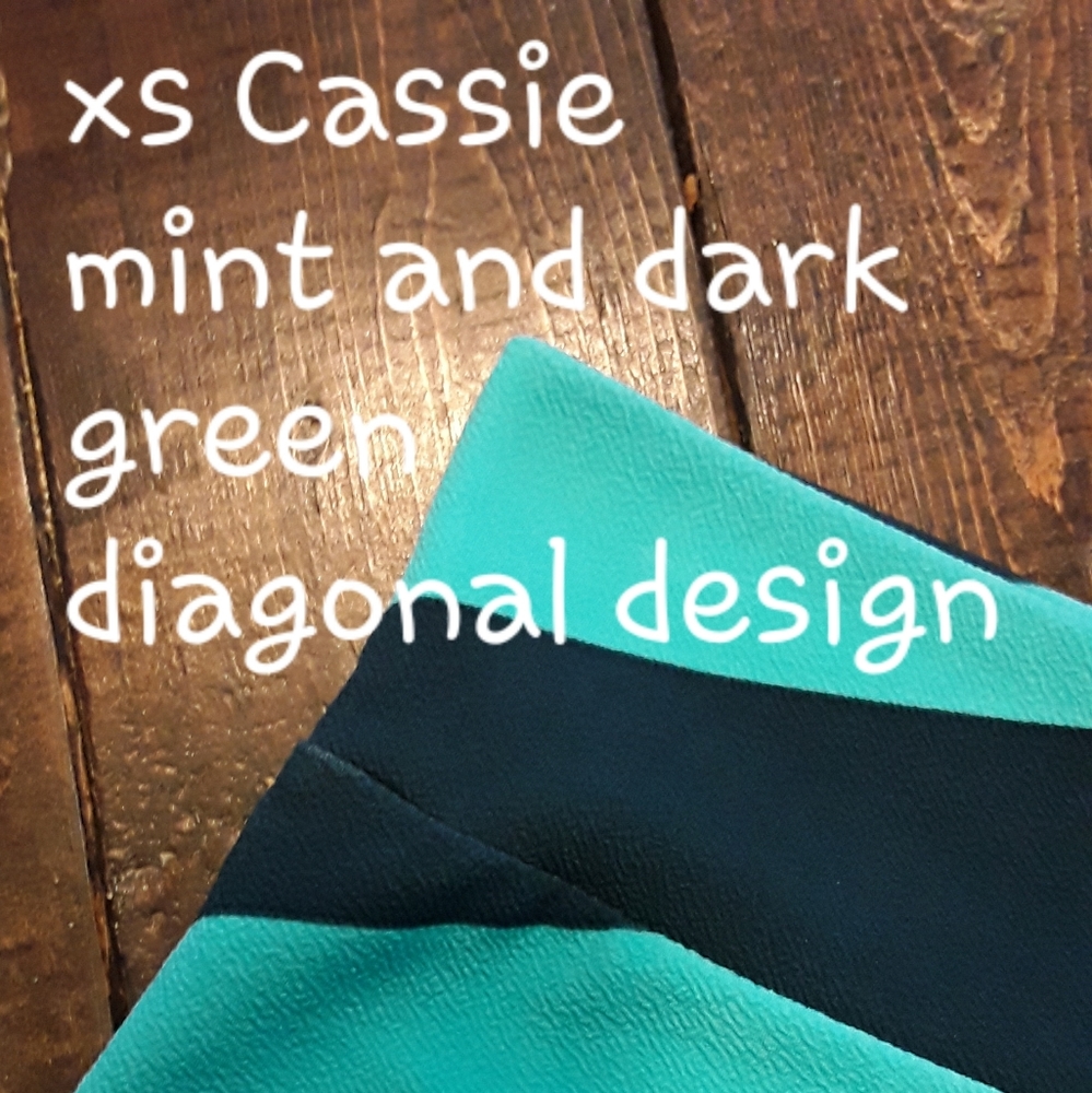 XS Lularoe Cassie